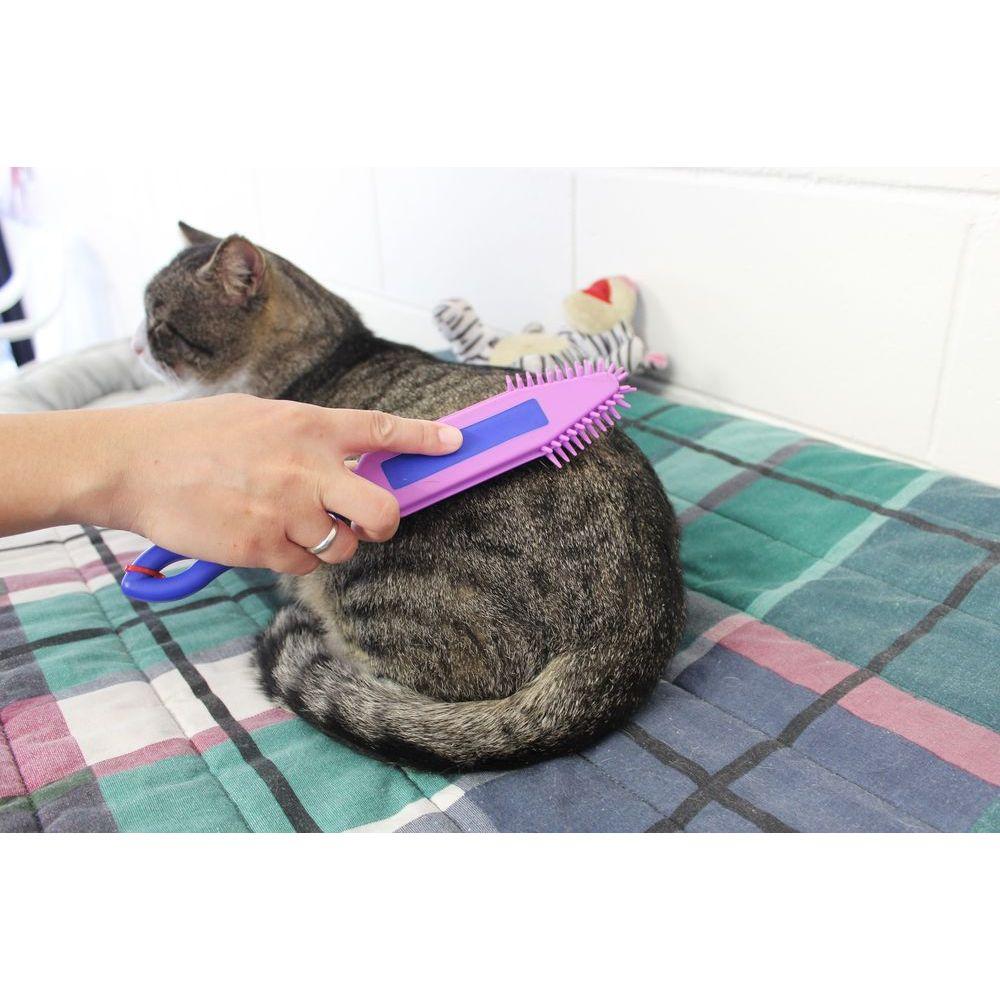 White Magic Pet Hair Brush - Image 4